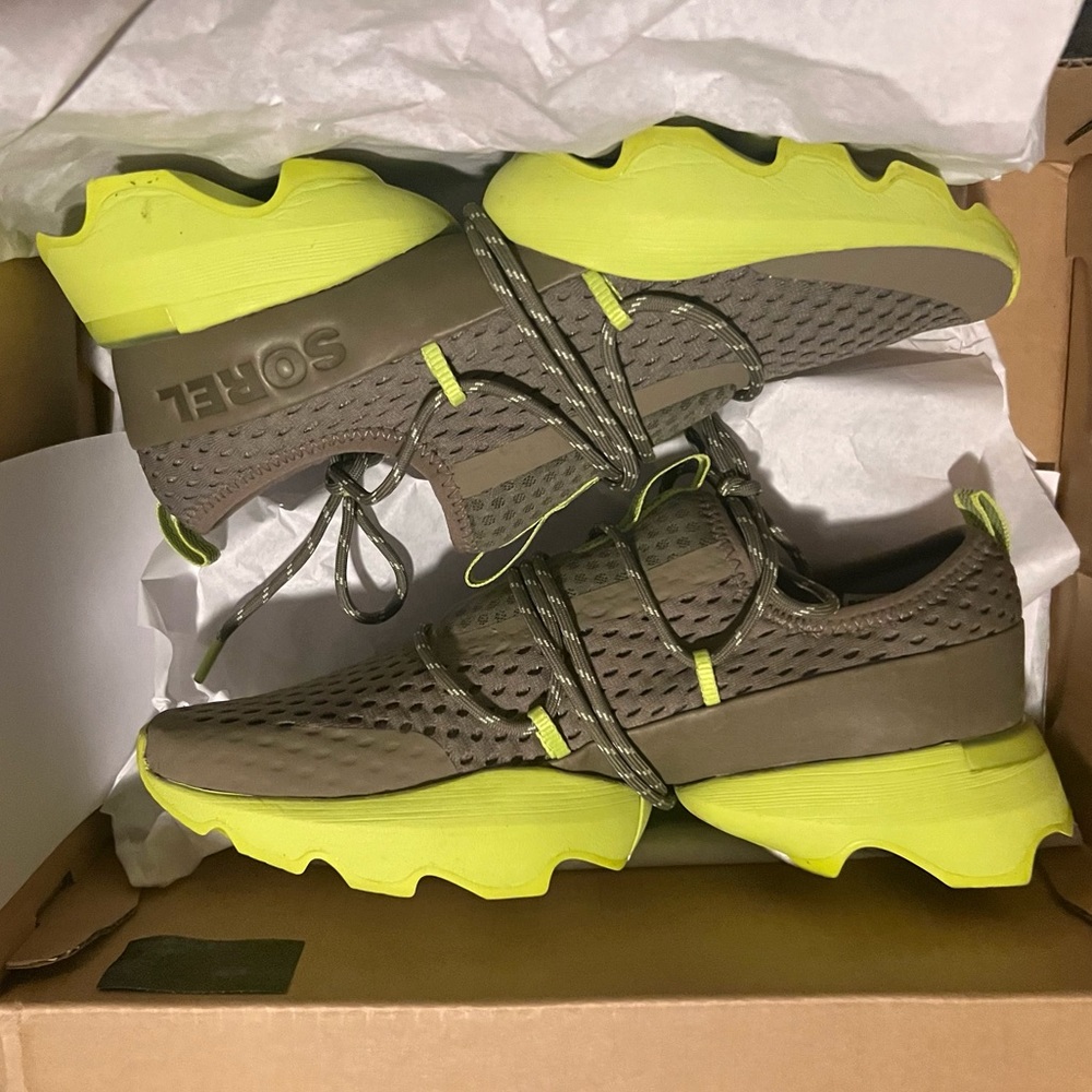 Sorel army green sneakers